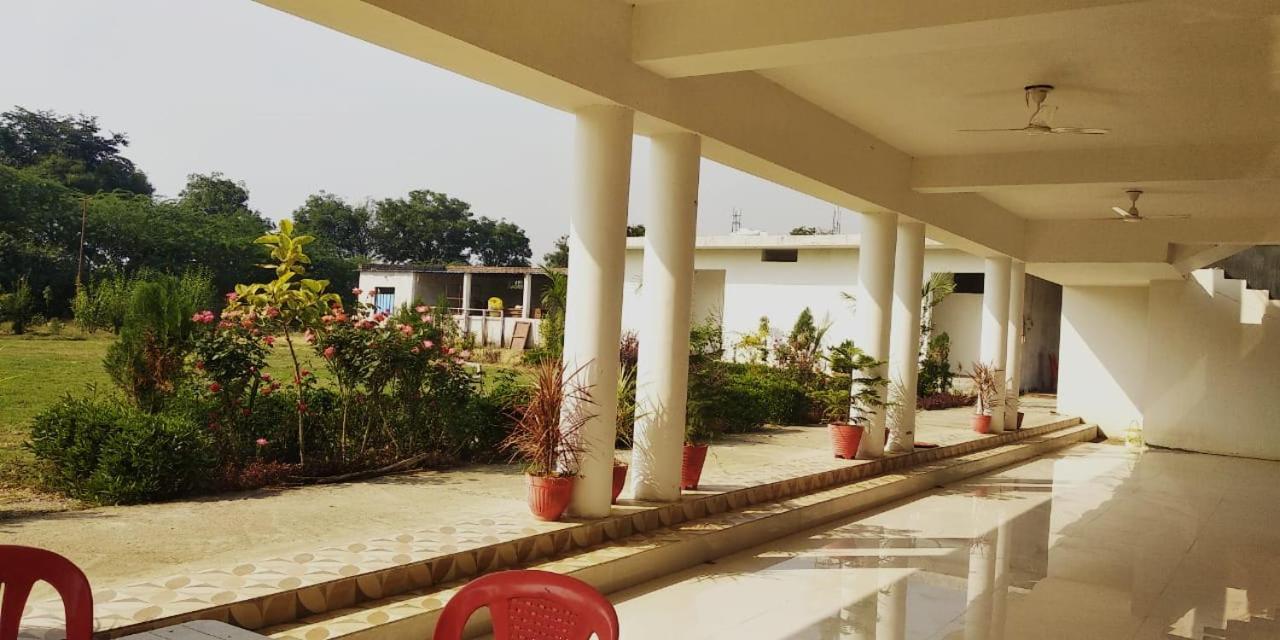 Radha Rani Mahal Khajuraho Hotel Exterior foto